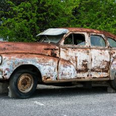 broken-car-vehicle-vintage-1-1024x682